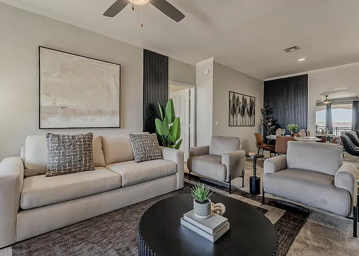 Stylish 2br/2ba • Pool • Gym • Free Parking Scottsdale