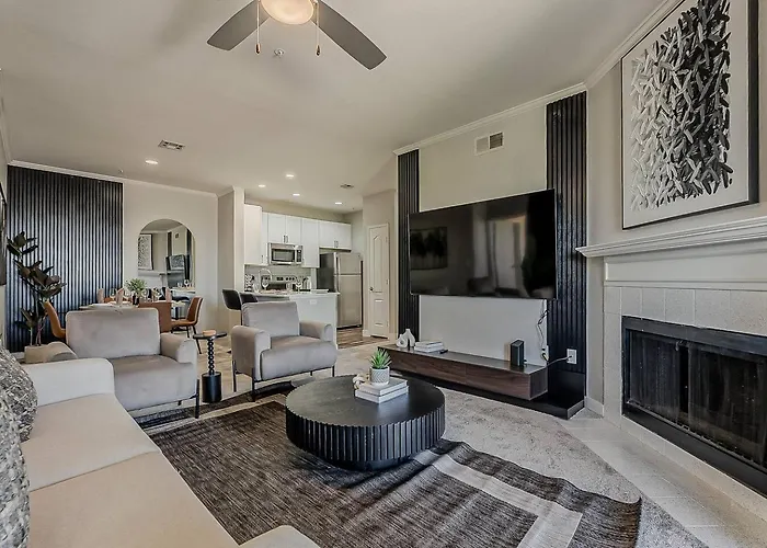 Stylish 2br/2ba • Pool • Gym • Free Parking Apartment