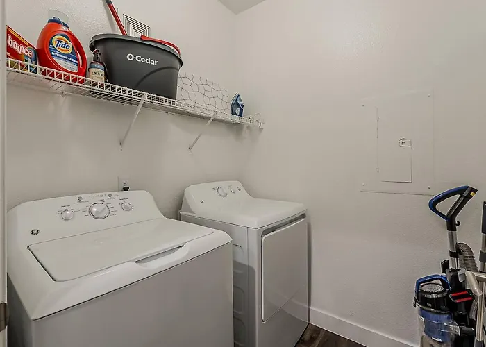 Stylish 2br/2ba • Pool • Gym • Free Parking