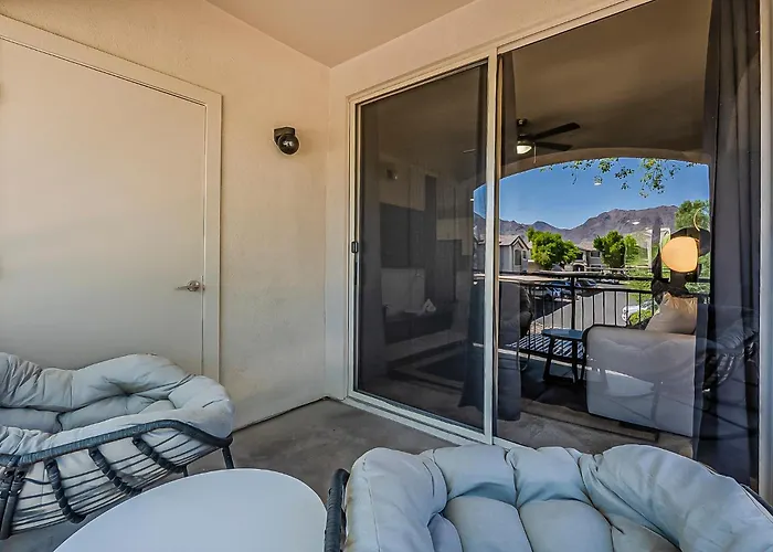 Apartment Stylish 2br/2ba • Pool • Gym • Free Parking