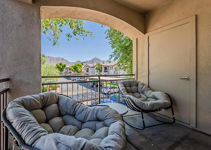 Stylish 2br/2ba • Pool • Gym • Free Parking Apartment *