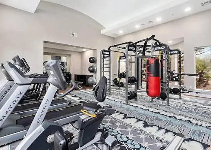 Stylish 2br/2ba • Pool • Gym • Free Parking